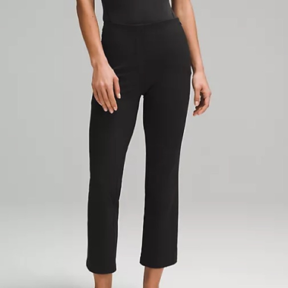 LULULEMON Smooth Fit Pull-On High-Rise Cropped Pant